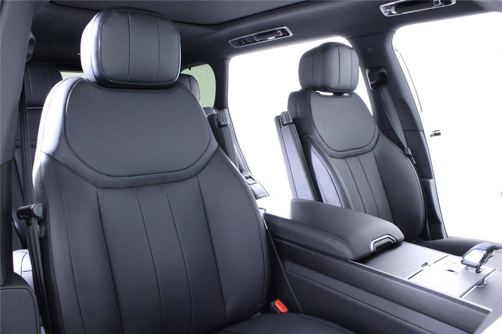 2026 Land Rover Range Rover SE - Photo 14