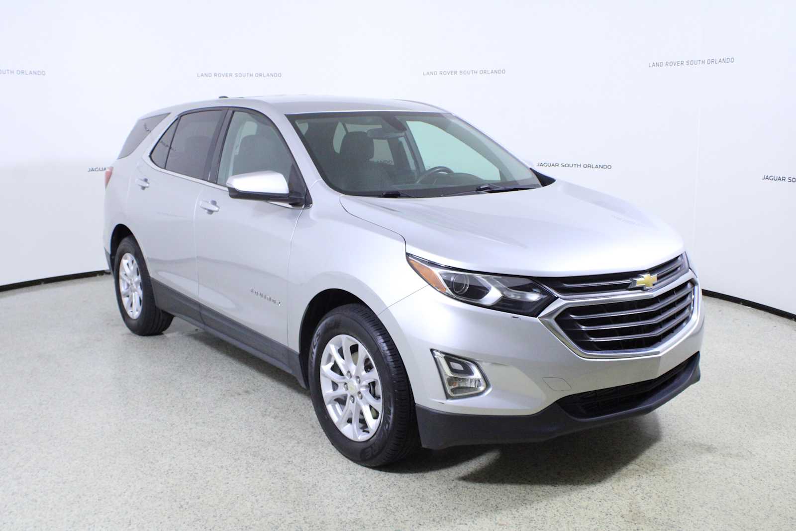 2018 Chevrolet Equinox LT photo 3