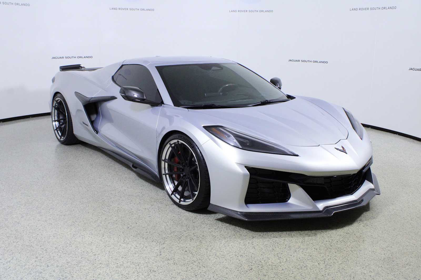 2024 Chevrolet Corvette 3LZ E-Ray photo 3