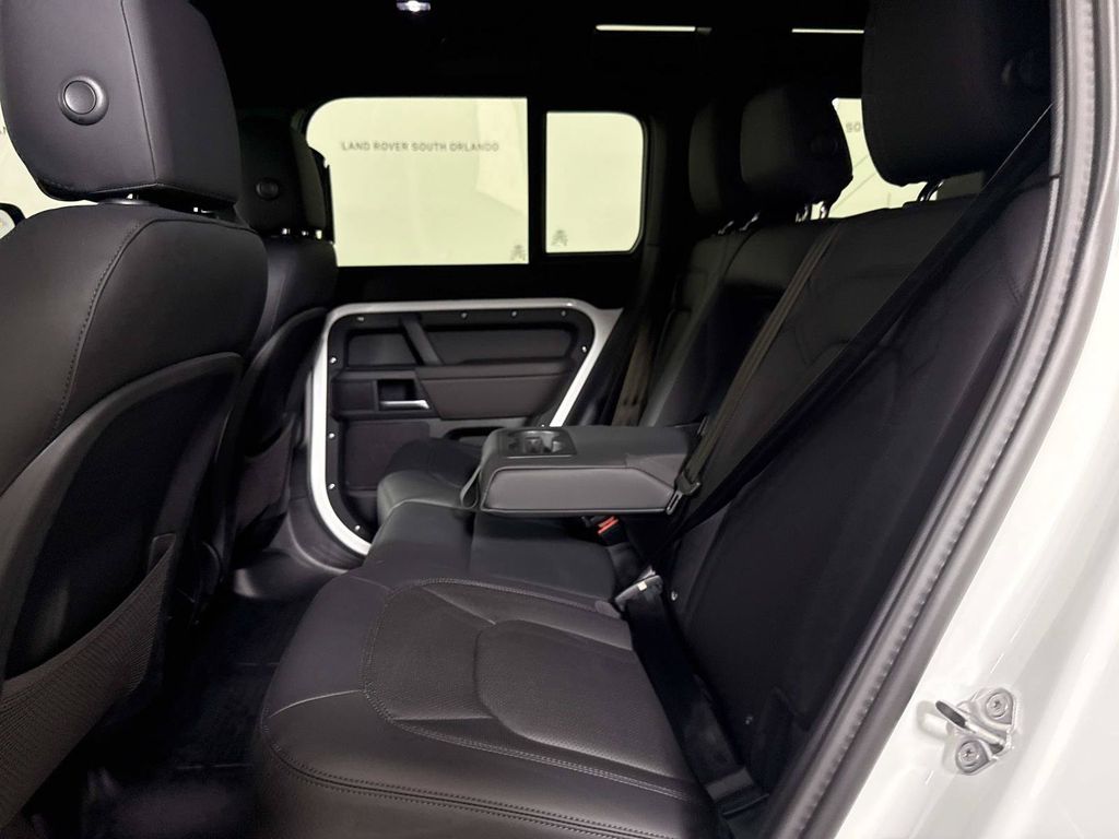 2026 Land Rover Defender X-Dynamic SE - Photo 13