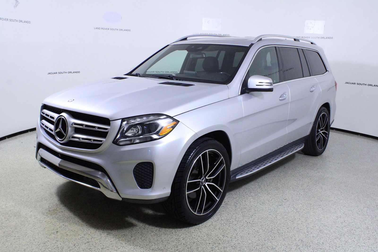 2017 Mercedes Benz GLS 450 4MATIC photo 4