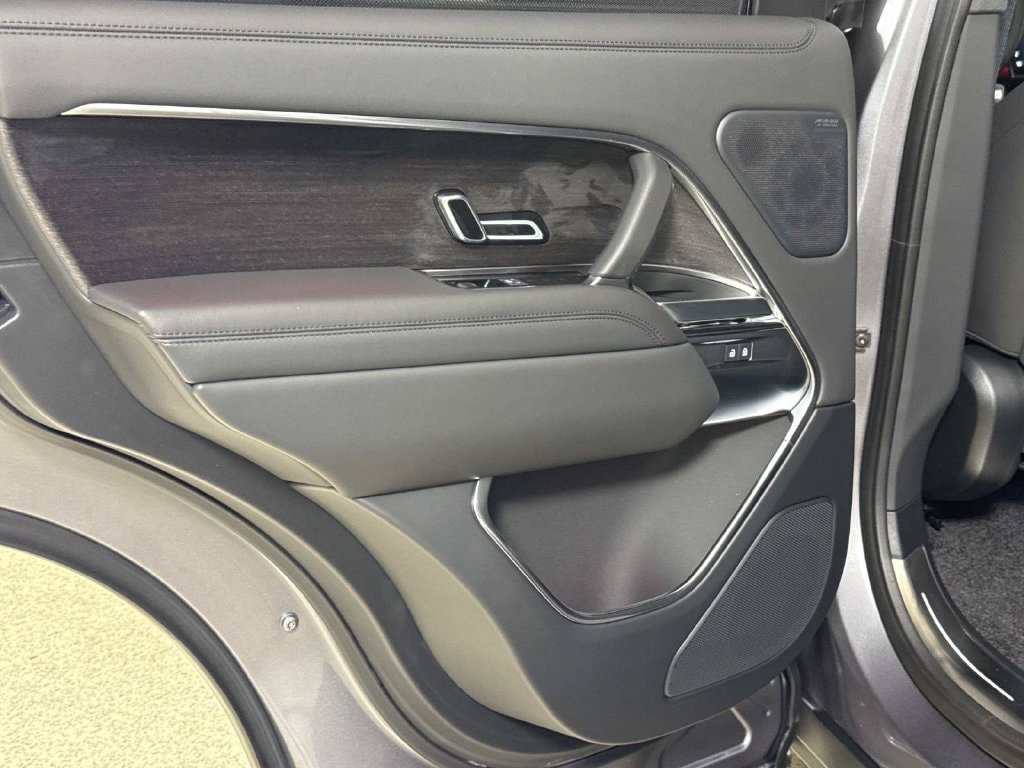 2026 Land Rover Range Rover SE - Photo 13
