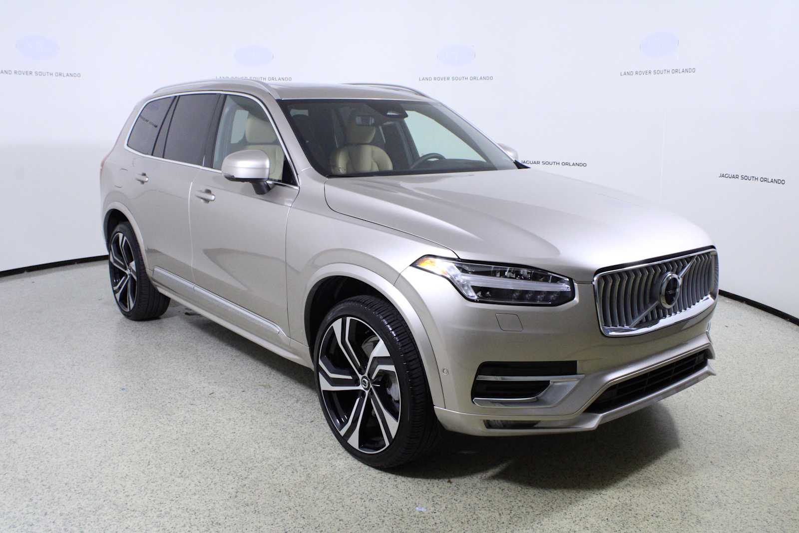 2025 Volvo XC90 AWD photo 3