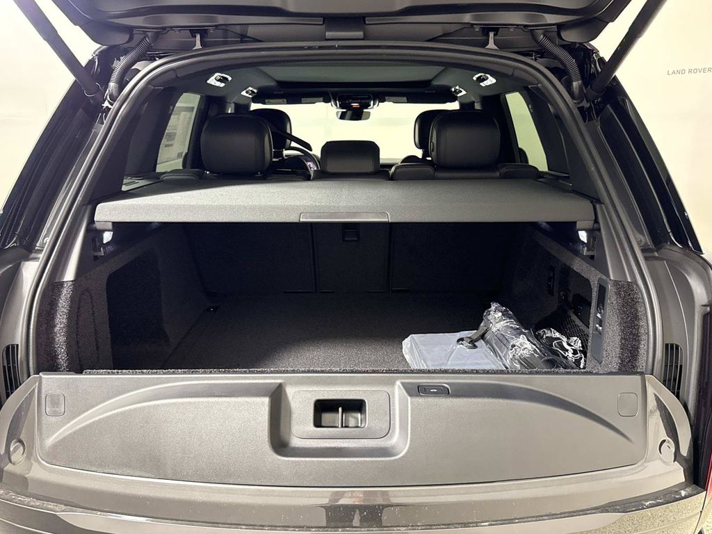 2026 Land Rover Range Rover SE - Photo 11