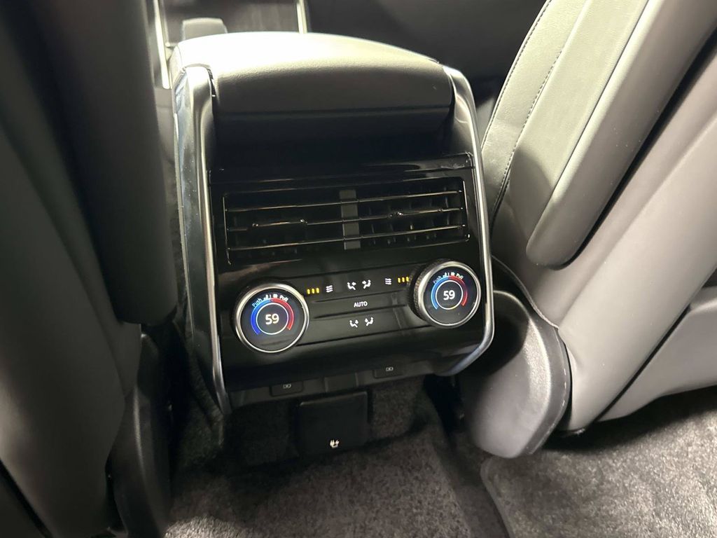 2026 Land Rover Range Rover SE - Photo 15