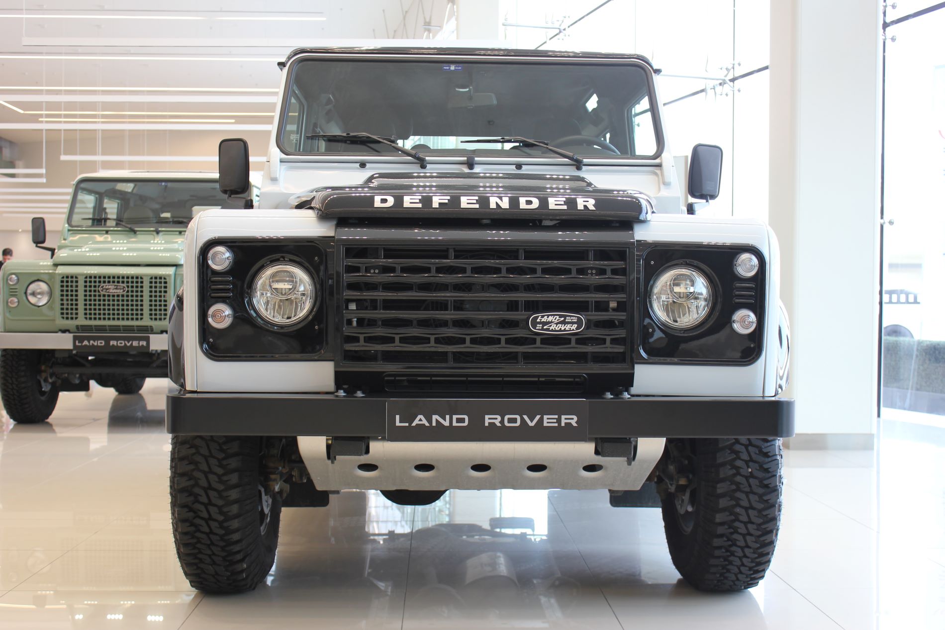 Exterior of Land Rover 90 and 110 with four doors and alloy wheels