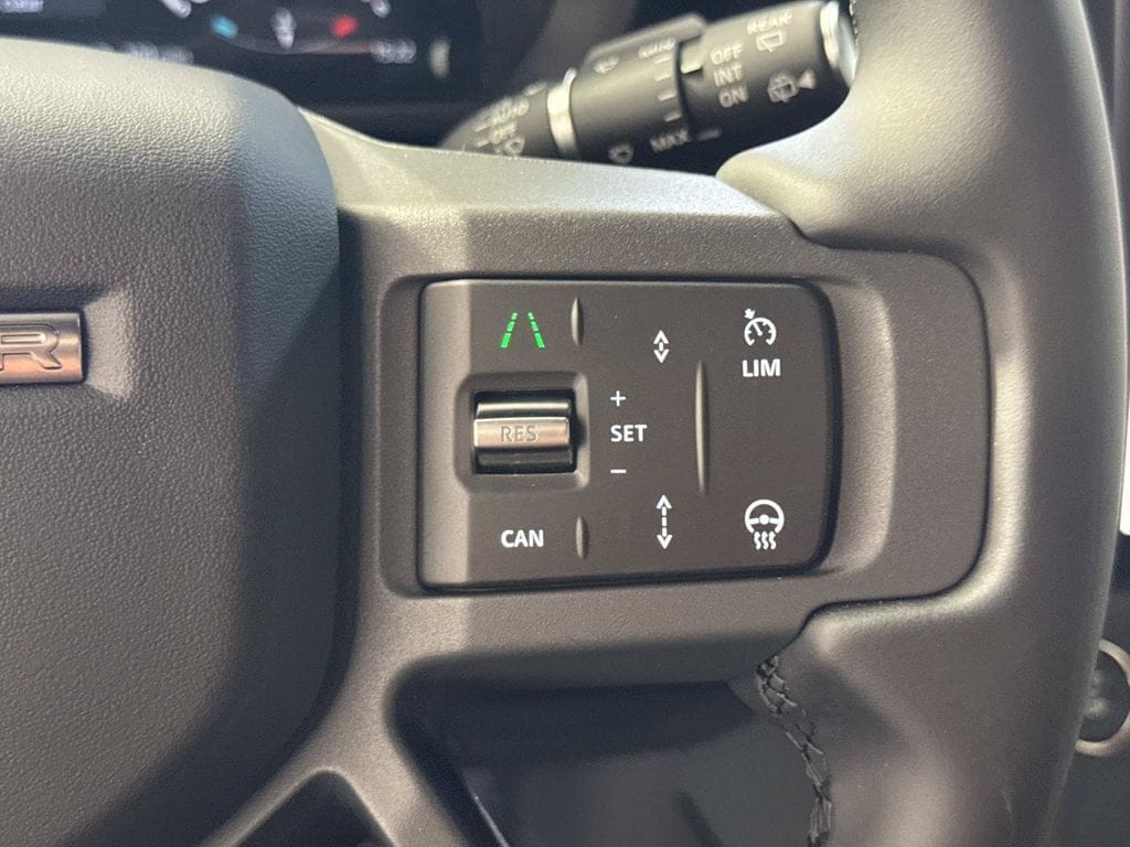 2026 Land Rover Defender X-Dynamic SE - Photo 30
