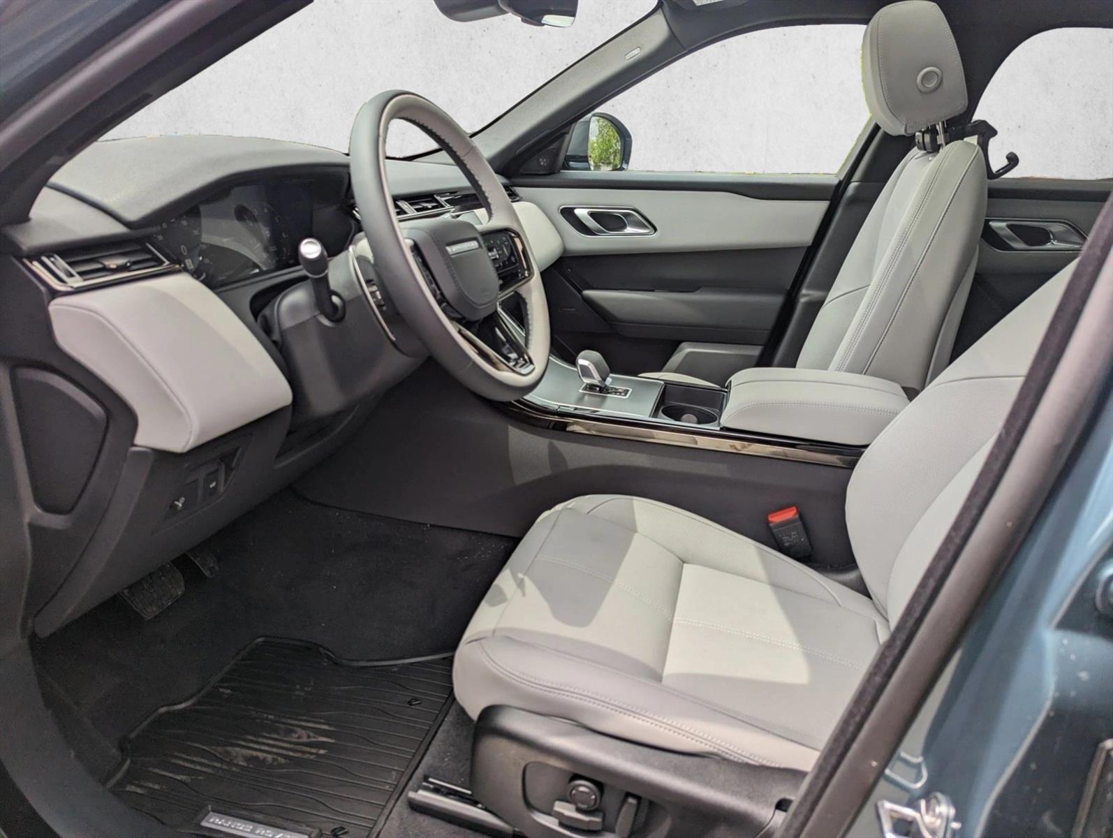 2026 Land Rover Range Rover Velar S photo 4