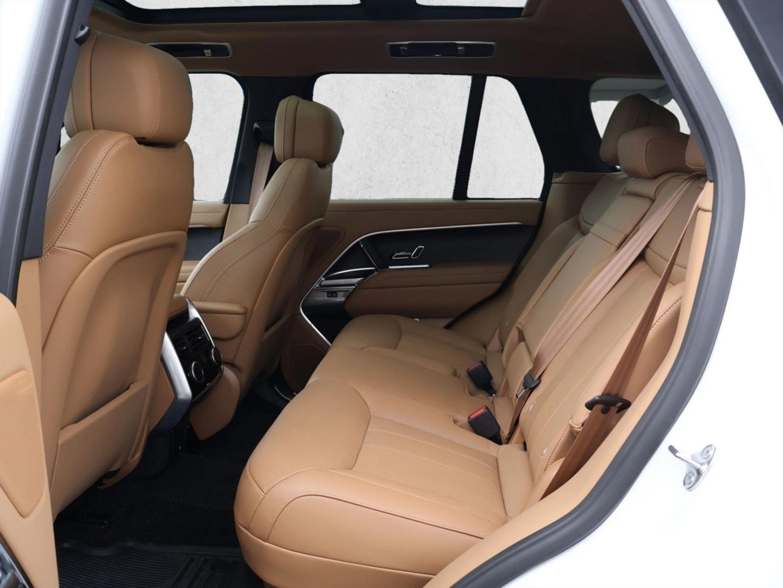 2025 Land Rover Range Rover SE - Photo 14
