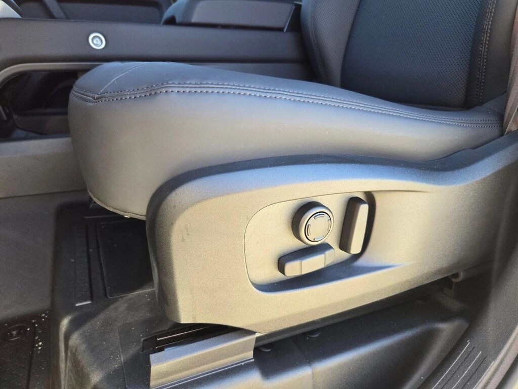 New 2026 Land Rover Defender 110 P400 X-Dynamic SE Sport Utility