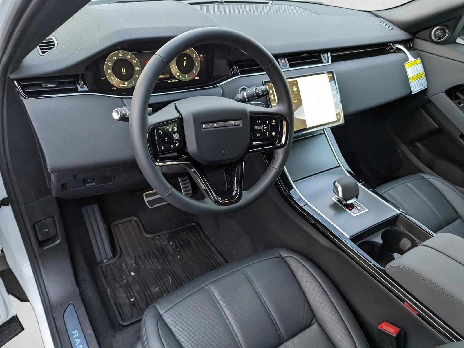 2025 Land Rover Range Rover Evoque Dynamic SE photo 3