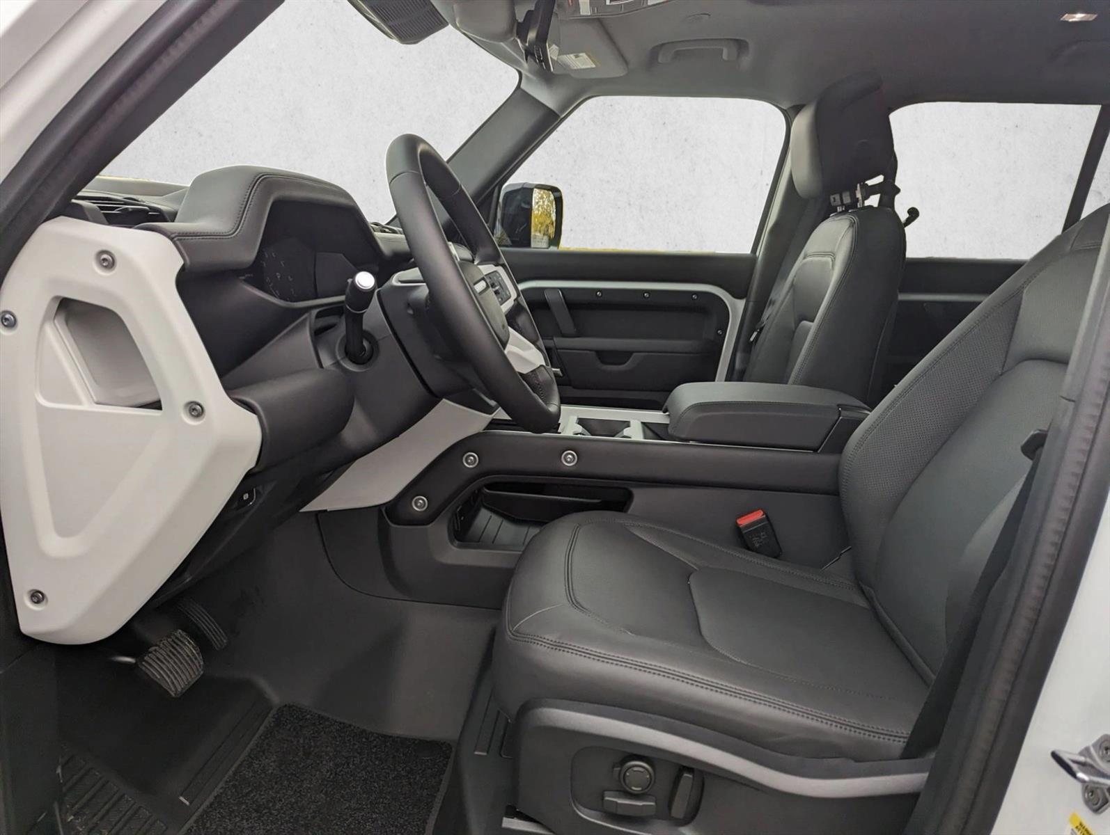 2026 Land Rover Defender 110 S photo 4