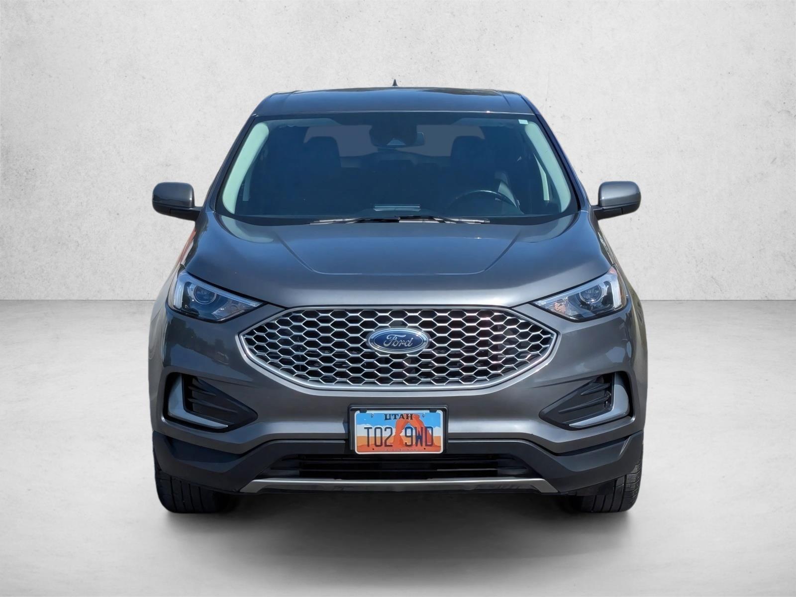 2023 Ford Edge SEL photo 2