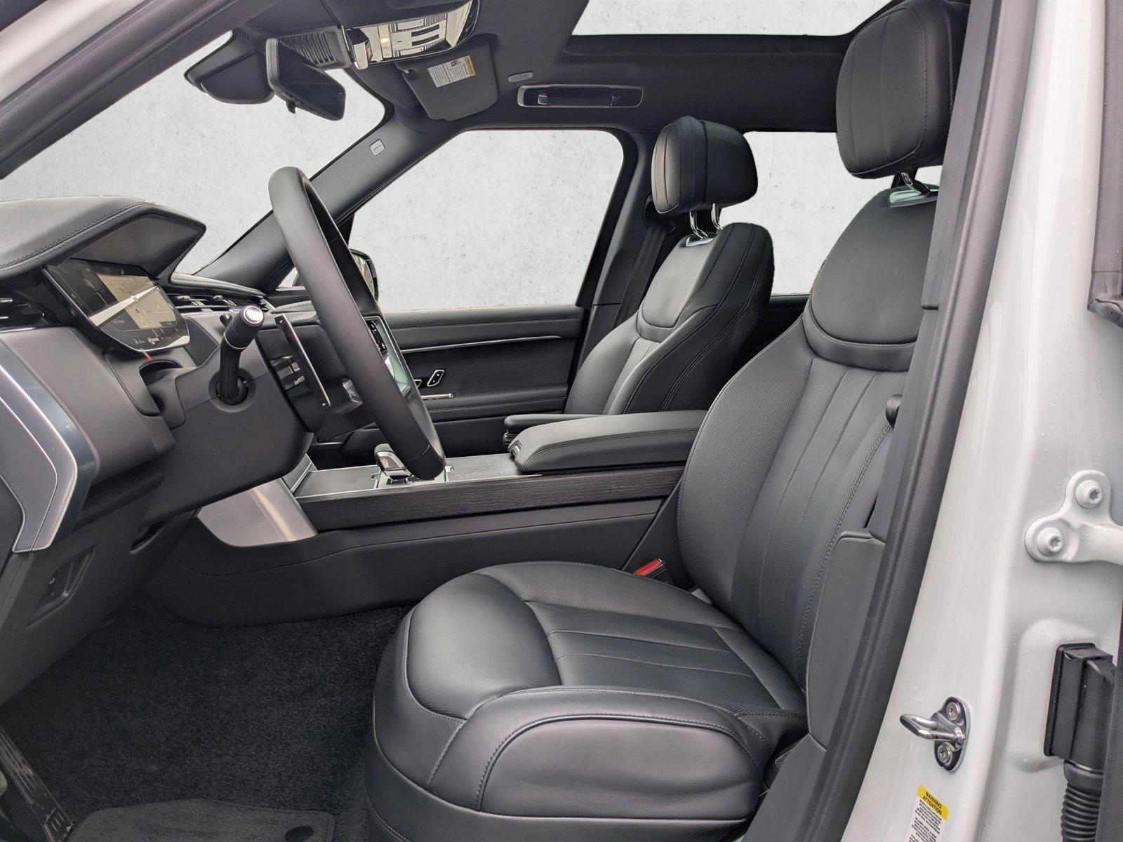 2025 Land Rover Range Rover SE - Photo 4