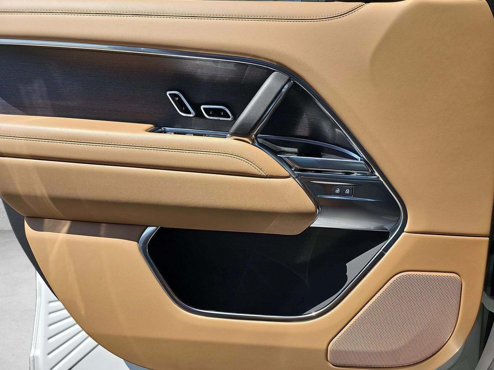 2025 Land Rover Range Rover SE - Photo 24