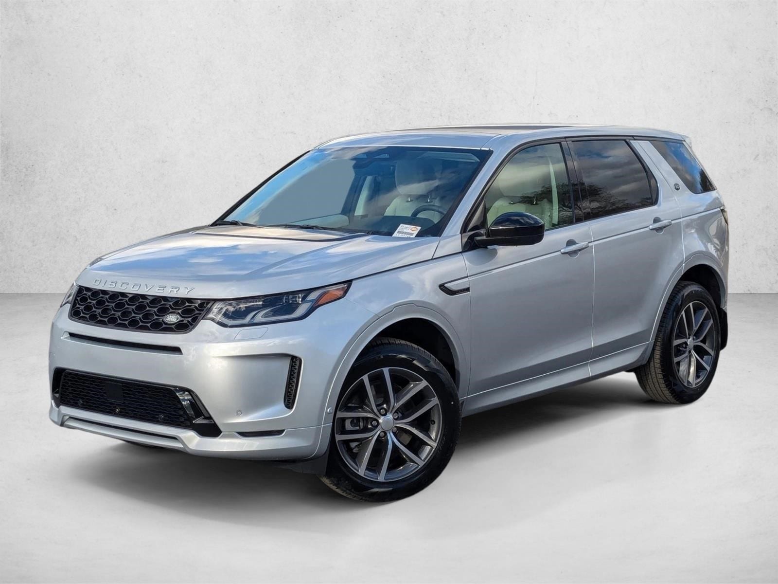 2025 Land Rover Discovery Sport S's photo