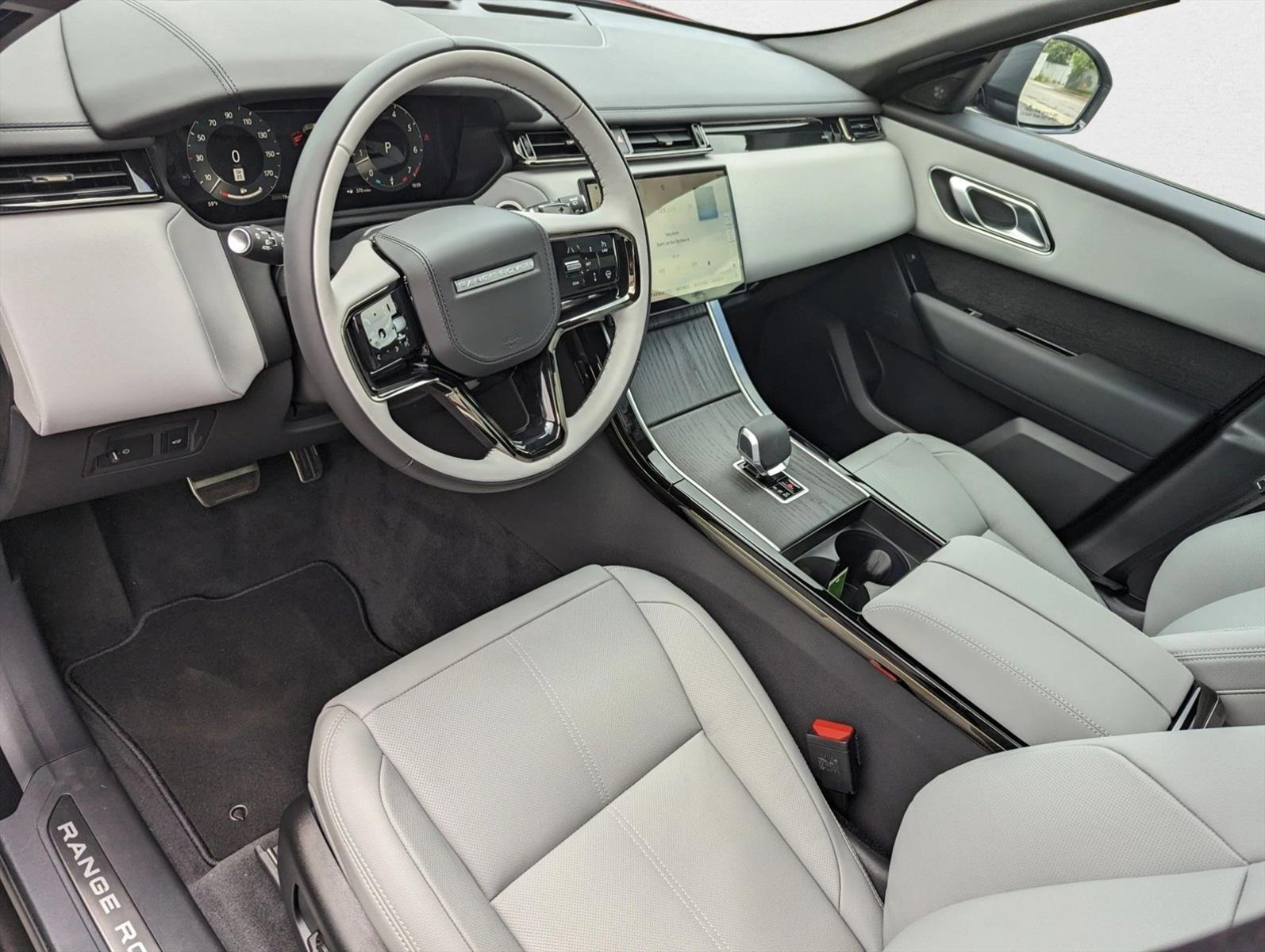2026 Land Rover Range Rover Velar SE photo 2