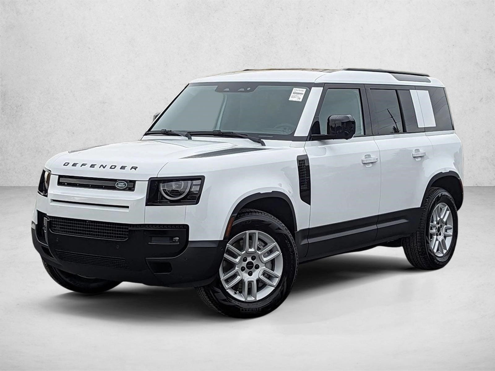 2026 Land Rover Defender S's photo