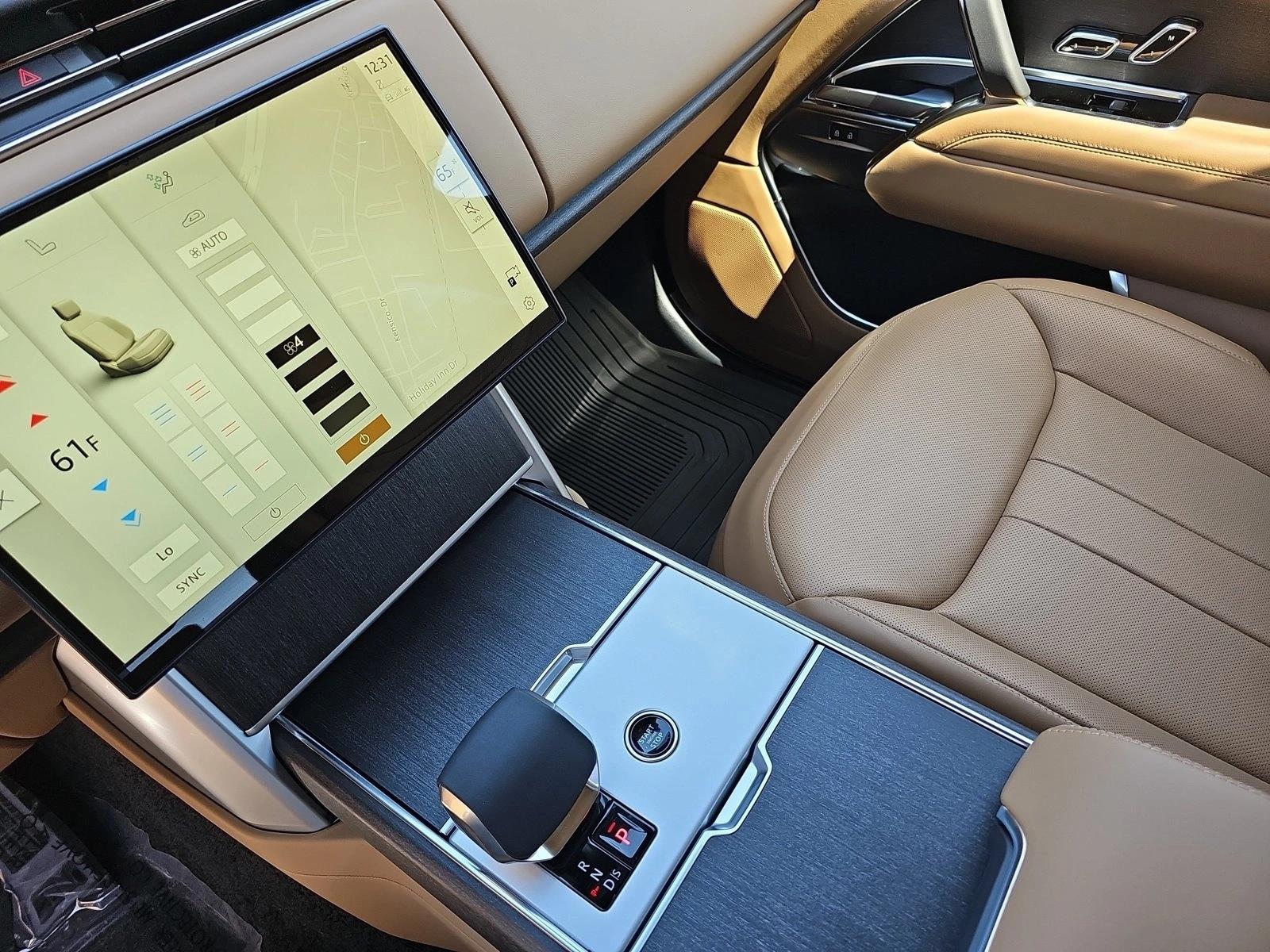 2025 Land Rover Range Rover SE - Photo 23