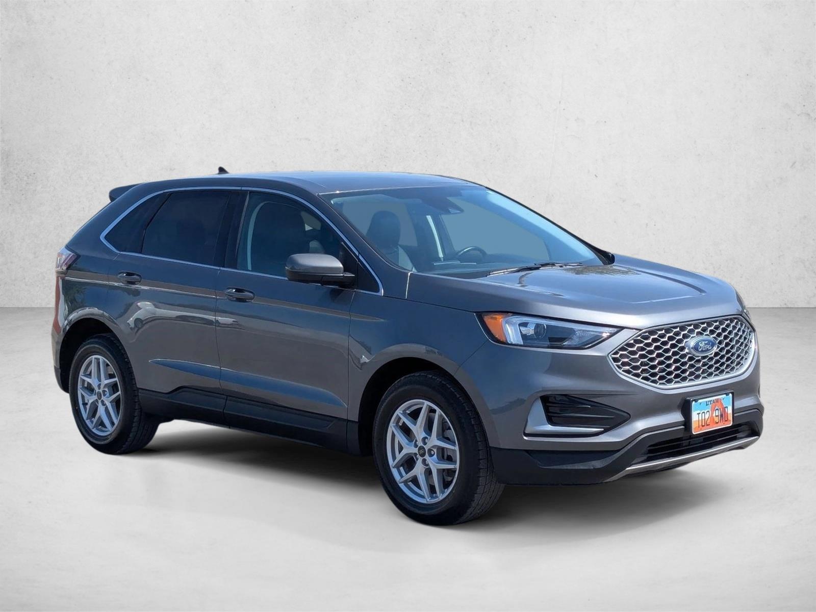 2023 Ford Edge SEL photo 3