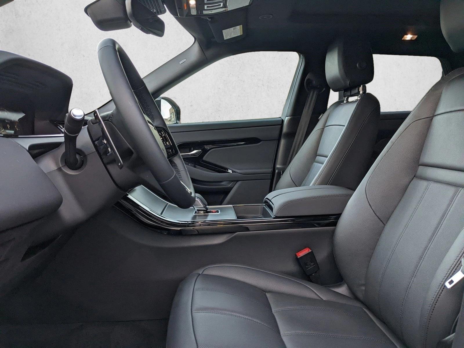 2025 Land Rover Range Rover Evoque Dynamic SE photo 4