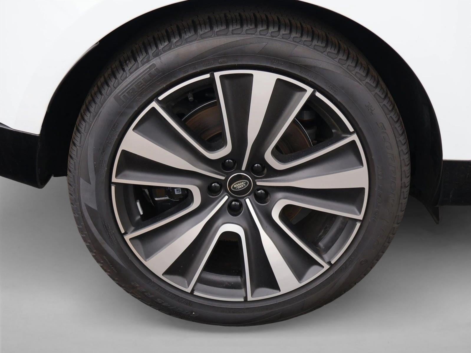 2025 Land Rover Range Rover SE - Photo 9