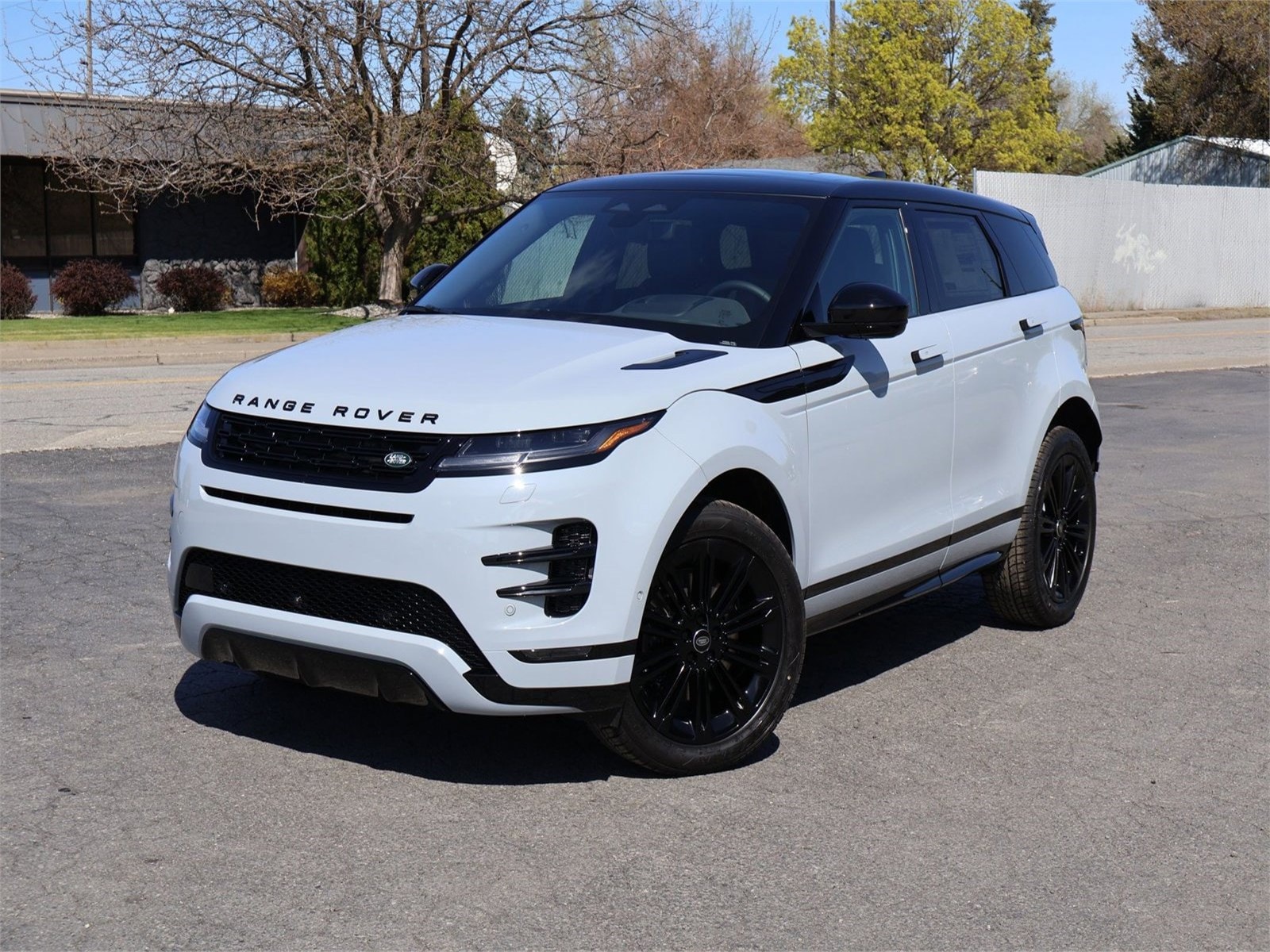 2026 Land Rover Range Rover Evoque Dynamic SE