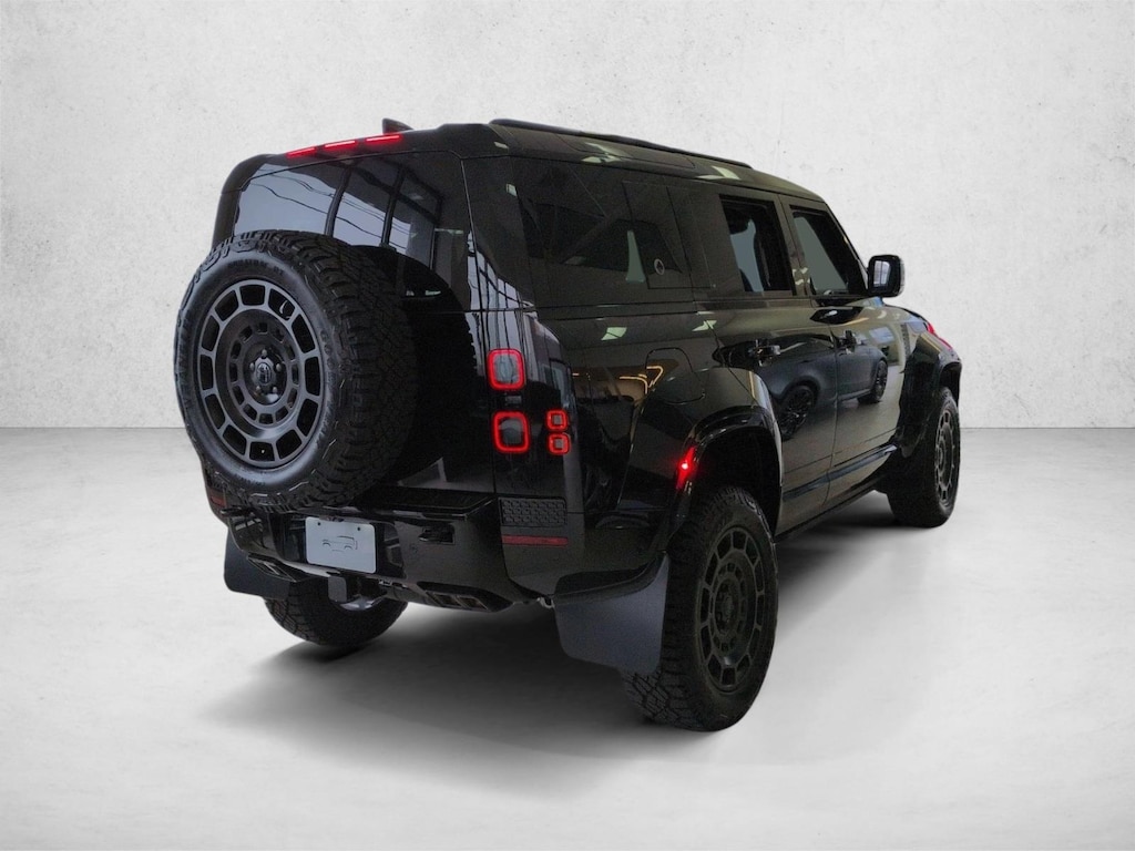 New 2026 Land Rover Defender 110 P635 OCTA Black Sport Utility