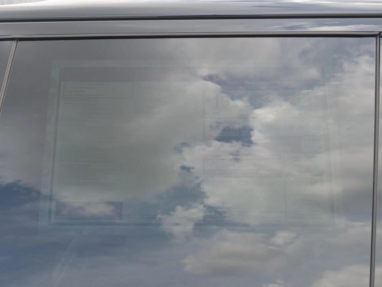 2025 Land Rover Range Rover SE - Photo 17