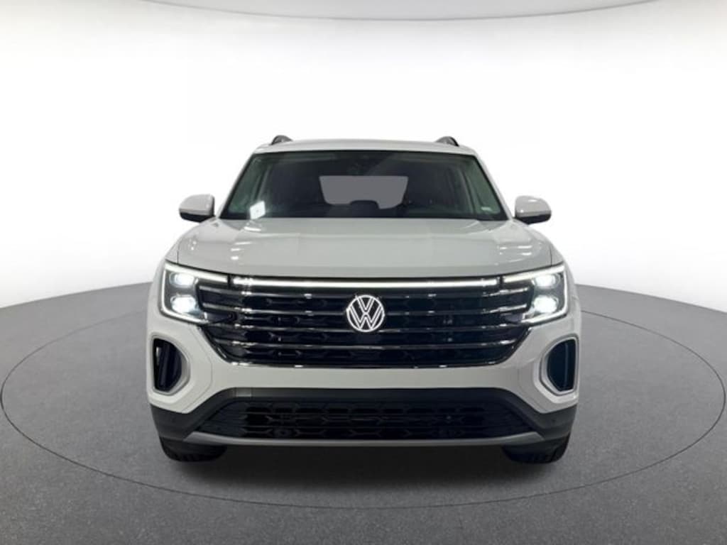 Used 2025 Volkswagen Atlas 2.0T SE w/Technology SUV