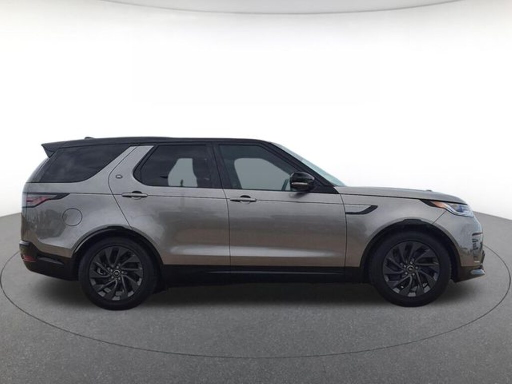 Used 2024 Land Rover Discovery P360 Dynamic SE SUV