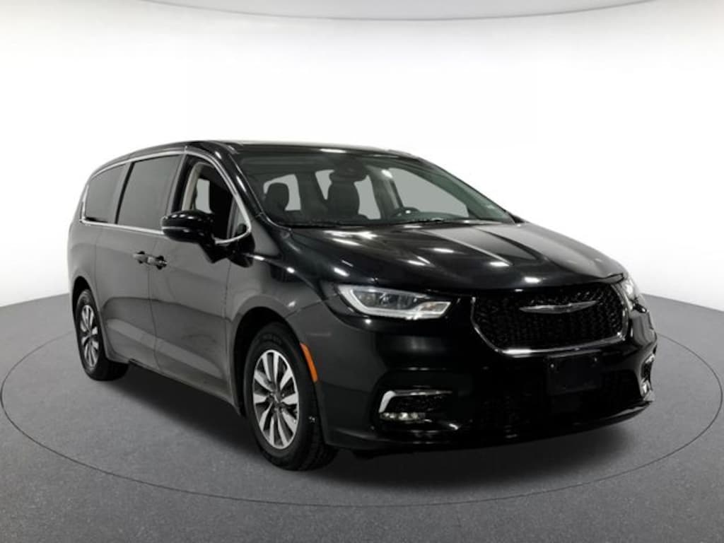 Used 2024 Chrysler Pacifica Plug-In Hybrid Select Van Passenger Van