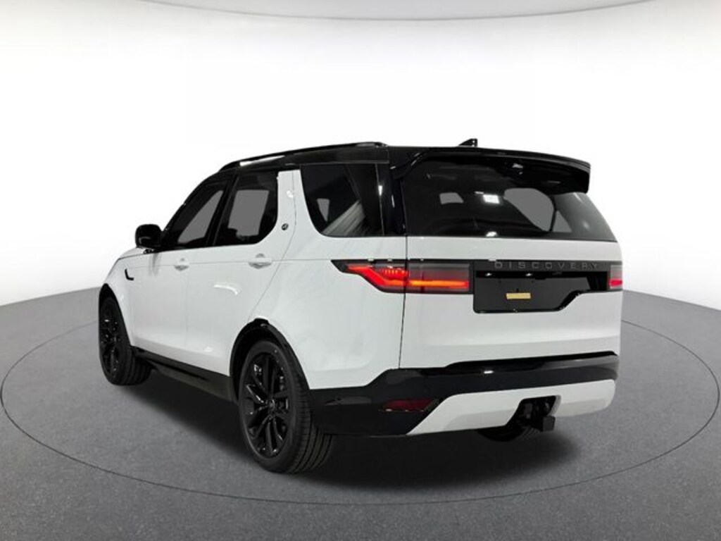 New 2026 Land Rover Discovery Dynamic SE SUV