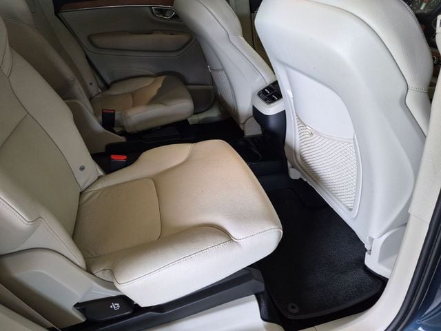 2021 Volvo XC90 Momentum - Photo 19