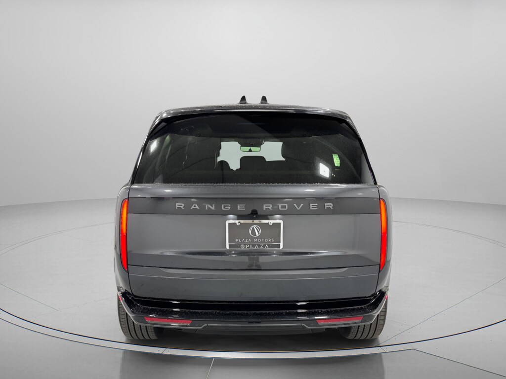 New 2026 Land Rover Range Rover SE P400 SE SWB