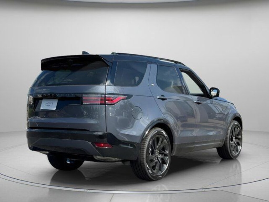 Used 2025 Land Rover Discovery P300 Dynamic SE SUV