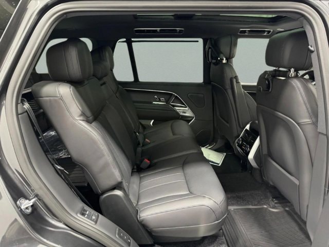 2026 Land Rover Range Rover SE - Photo 10