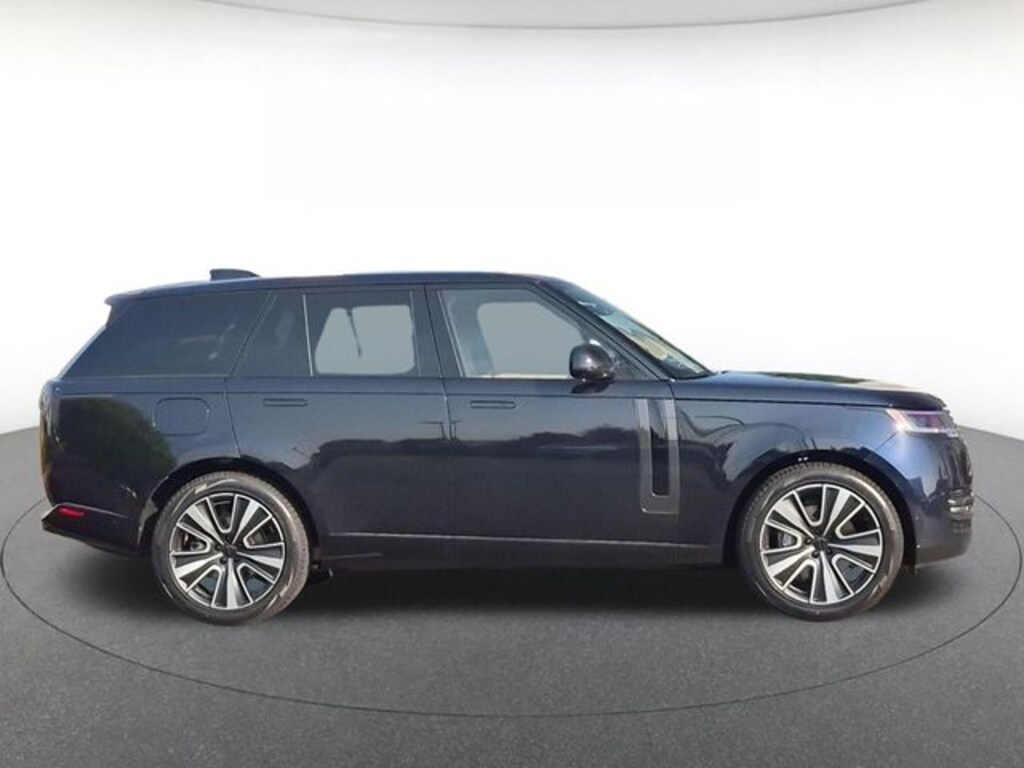 New 2026 Land Rover Range Rover SE SUV