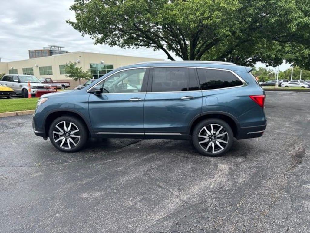 Used 2022 Honda Pilot Touring 8 Passenger SUV