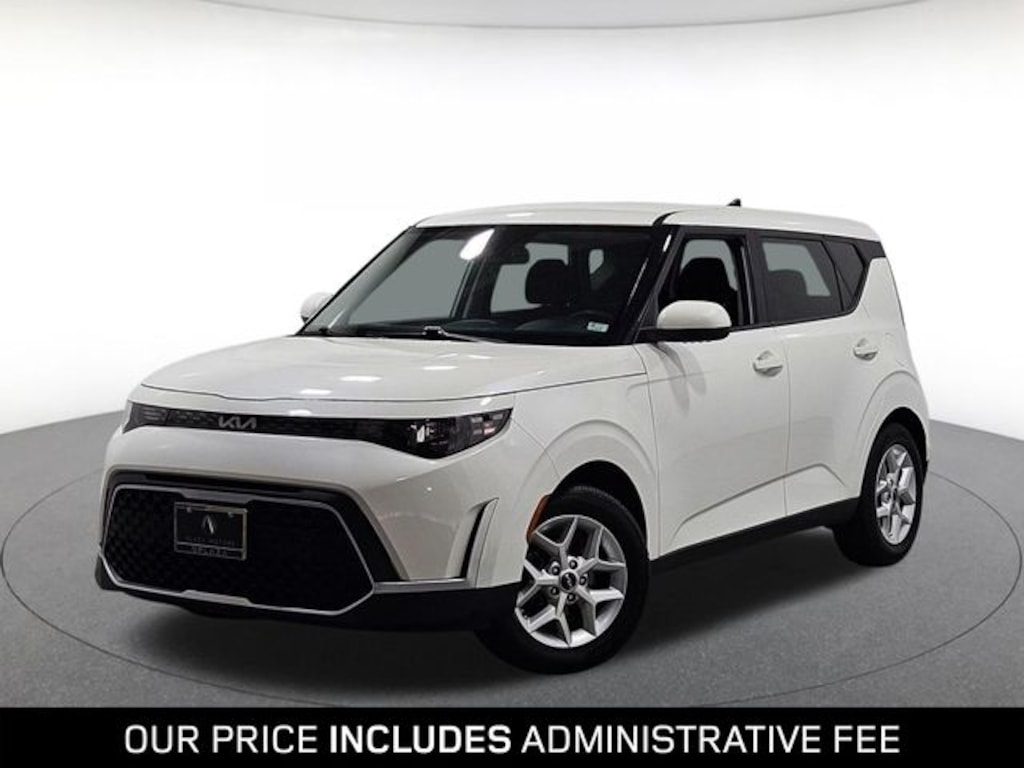 Used 2023 Kia Soul LX Hatchback