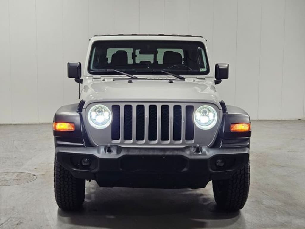 Used 2020 Jeep Gladiator Sport Truck Crew Cab