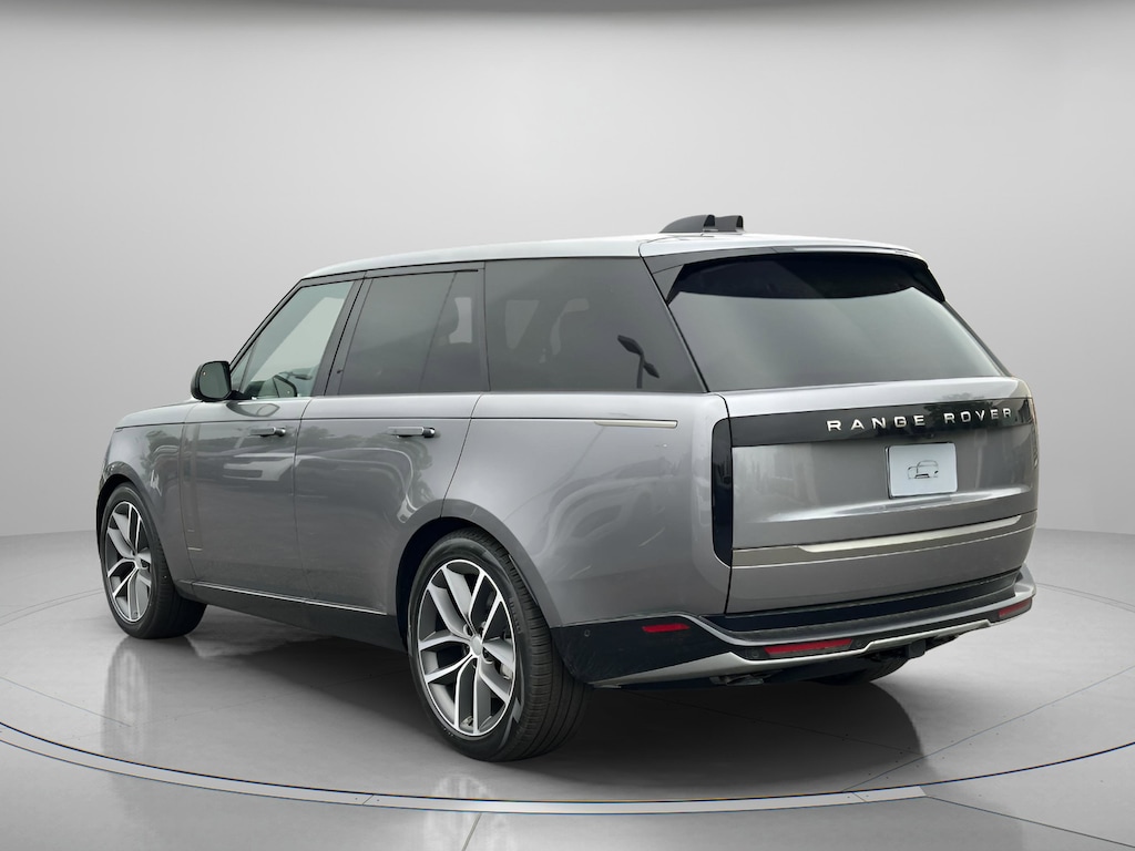 New 2025 Land Rover Range Rover SE P530 SE SWB