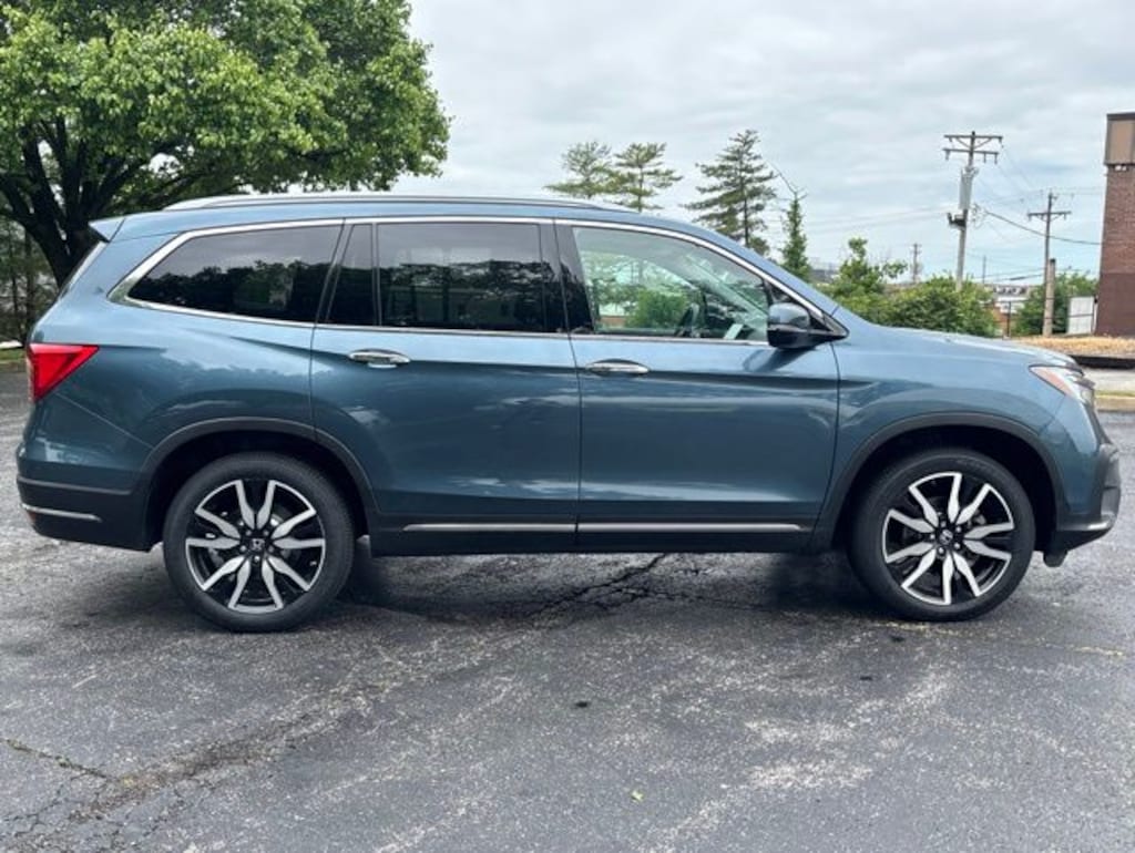 Used 2022 Honda Pilot Touring 8 Passenger SUV