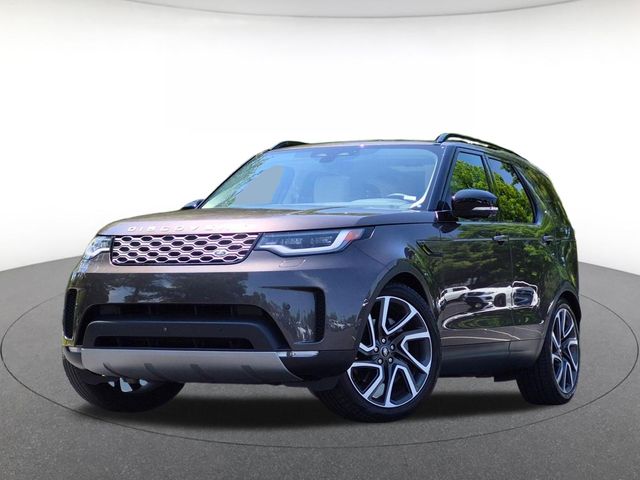 2025 Land Rover Discovery P300 S's photo