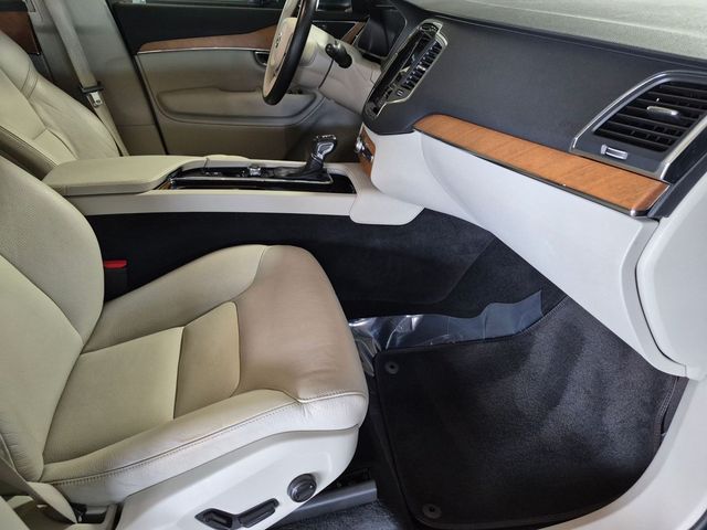 2021 Volvo XC90 Momentum - Photo 21