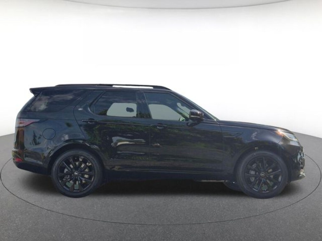 New 2026 Land Rover Discovery Dynamic SE SUV