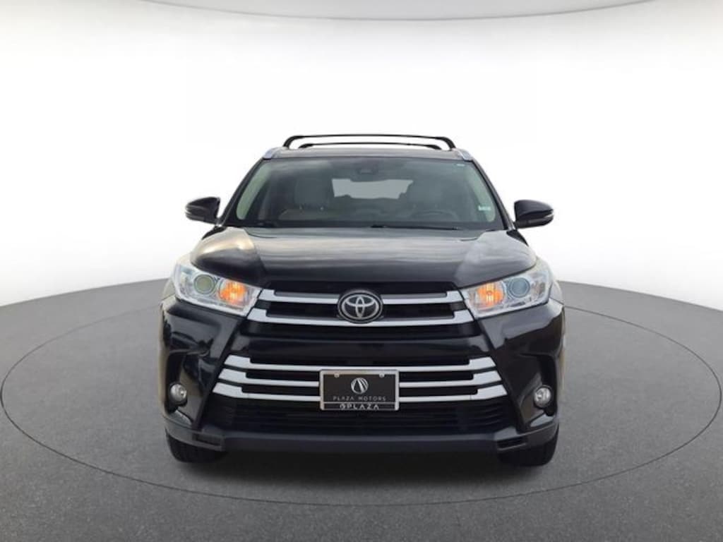 Used 2017 Toyota Highlander XLE V6 SUV