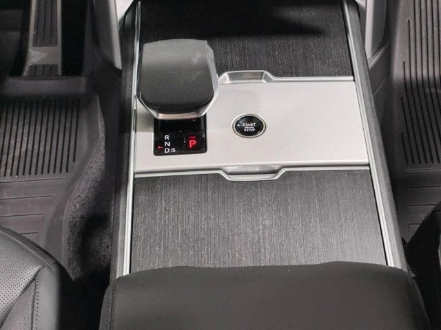 2026 Land Rover Range Rover SE - Photo 16