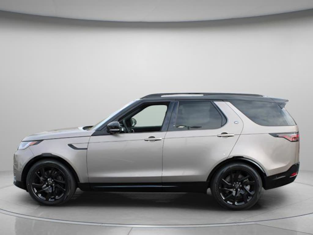 Used 2025 Land Rover Discovery P360 Dynamic SE SUV