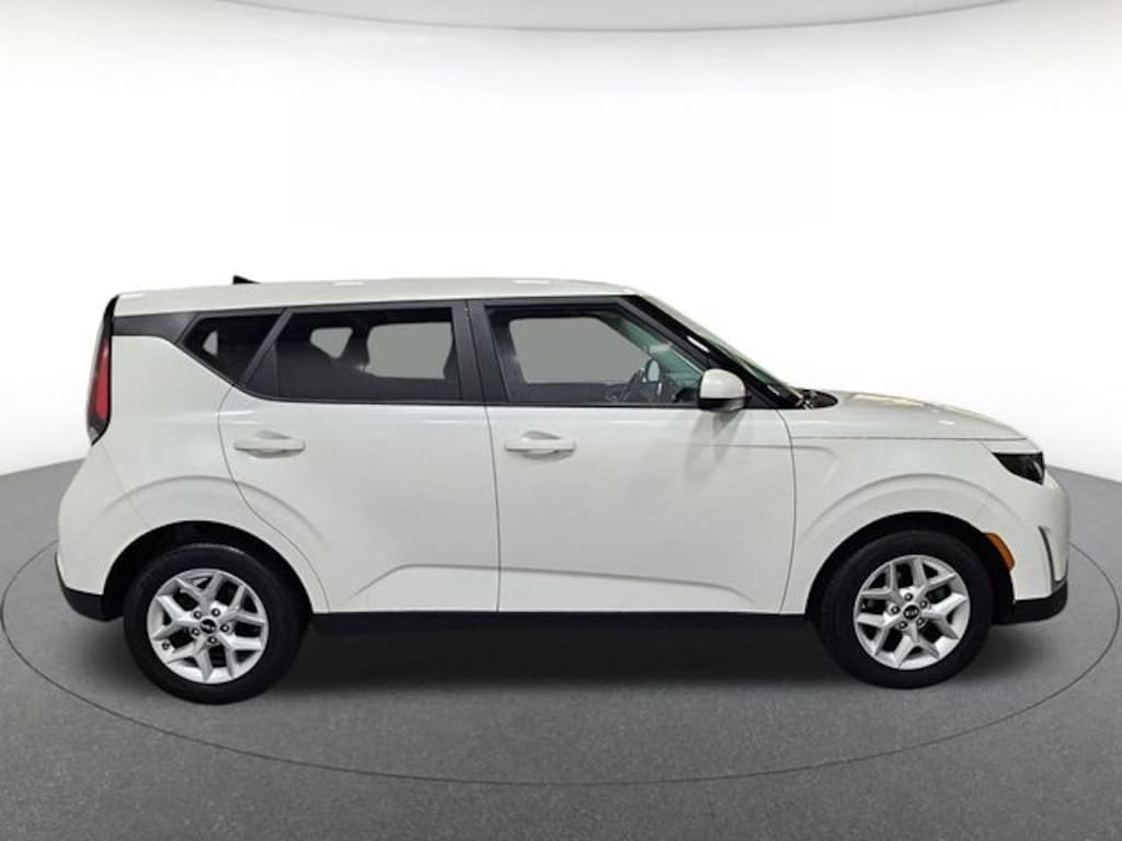 Used 2023 Kia Soul LX Hatchback